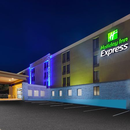 Holiday Inn Express Fairfax-Arlington Boulevard By Ihg מראה חיצוני תמונה