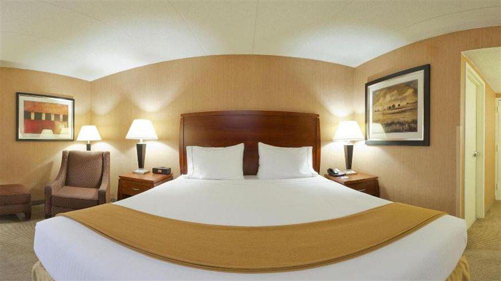 Holiday Inn Express Fairfax-Arlington Boulevard By Ihg מראה חיצוני תמונה