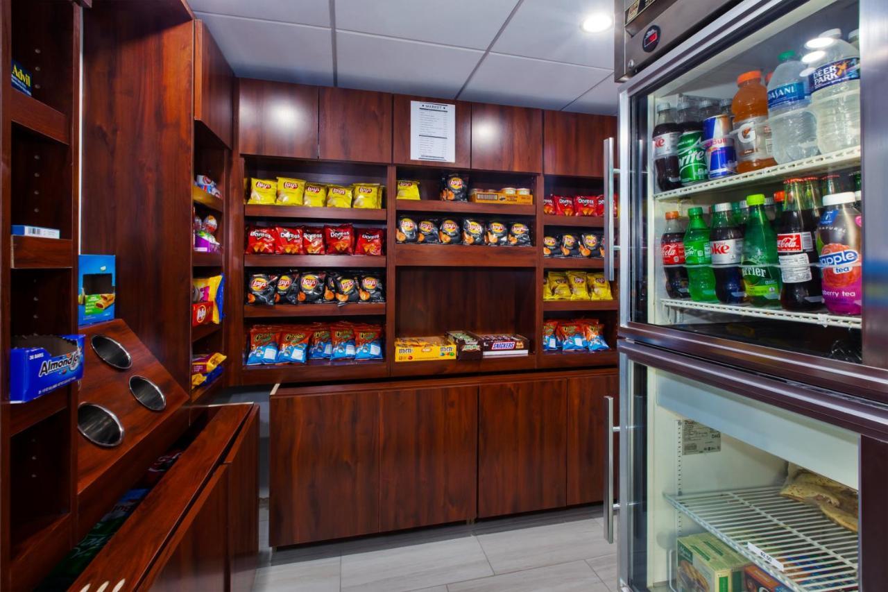 Holiday Inn Express Fairfax-Arlington Boulevard By Ihg מראה חיצוני תמונה