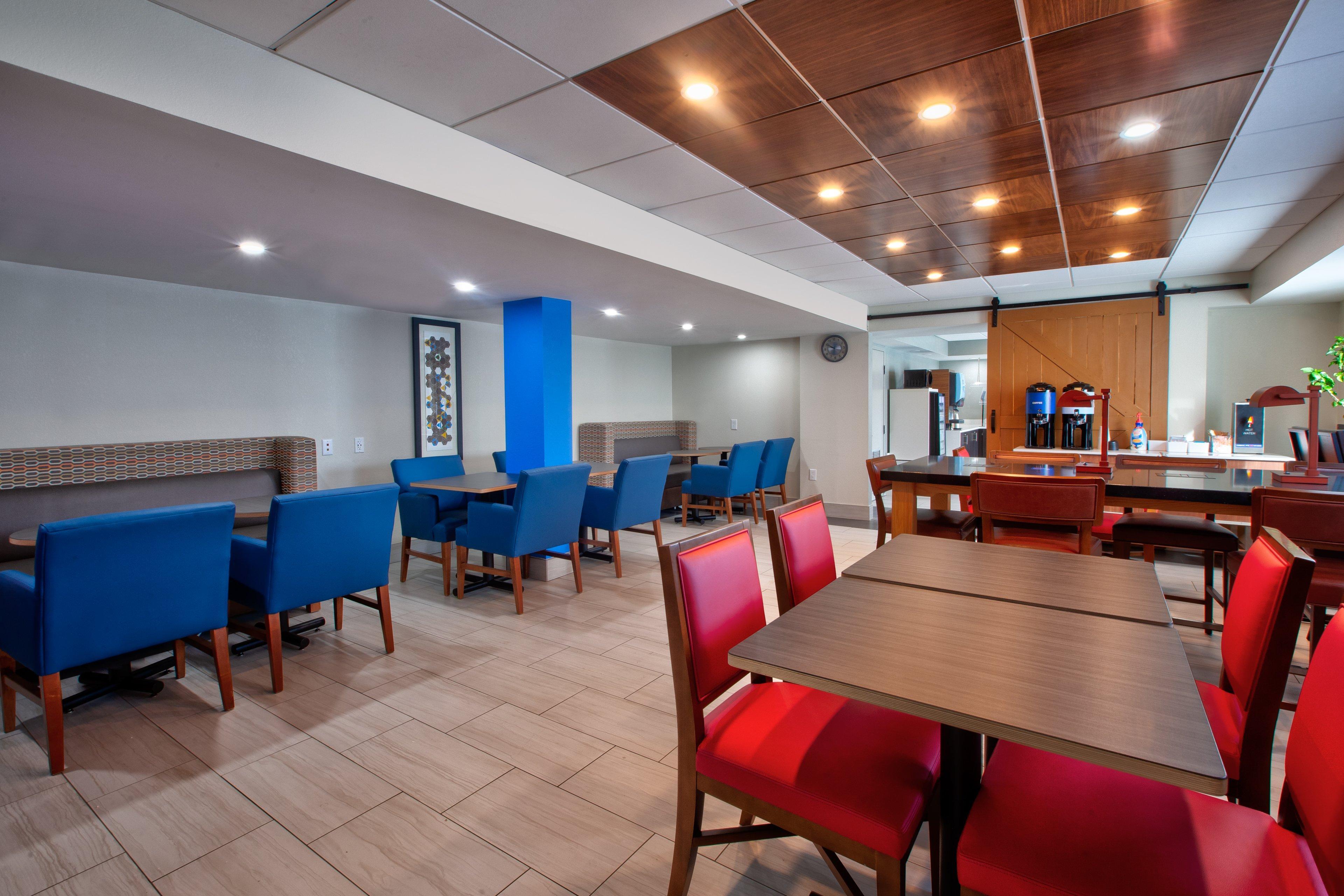 Holiday Inn Express Fairfax-Arlington Boulevard By Ihg מראה חיצוני תמונה