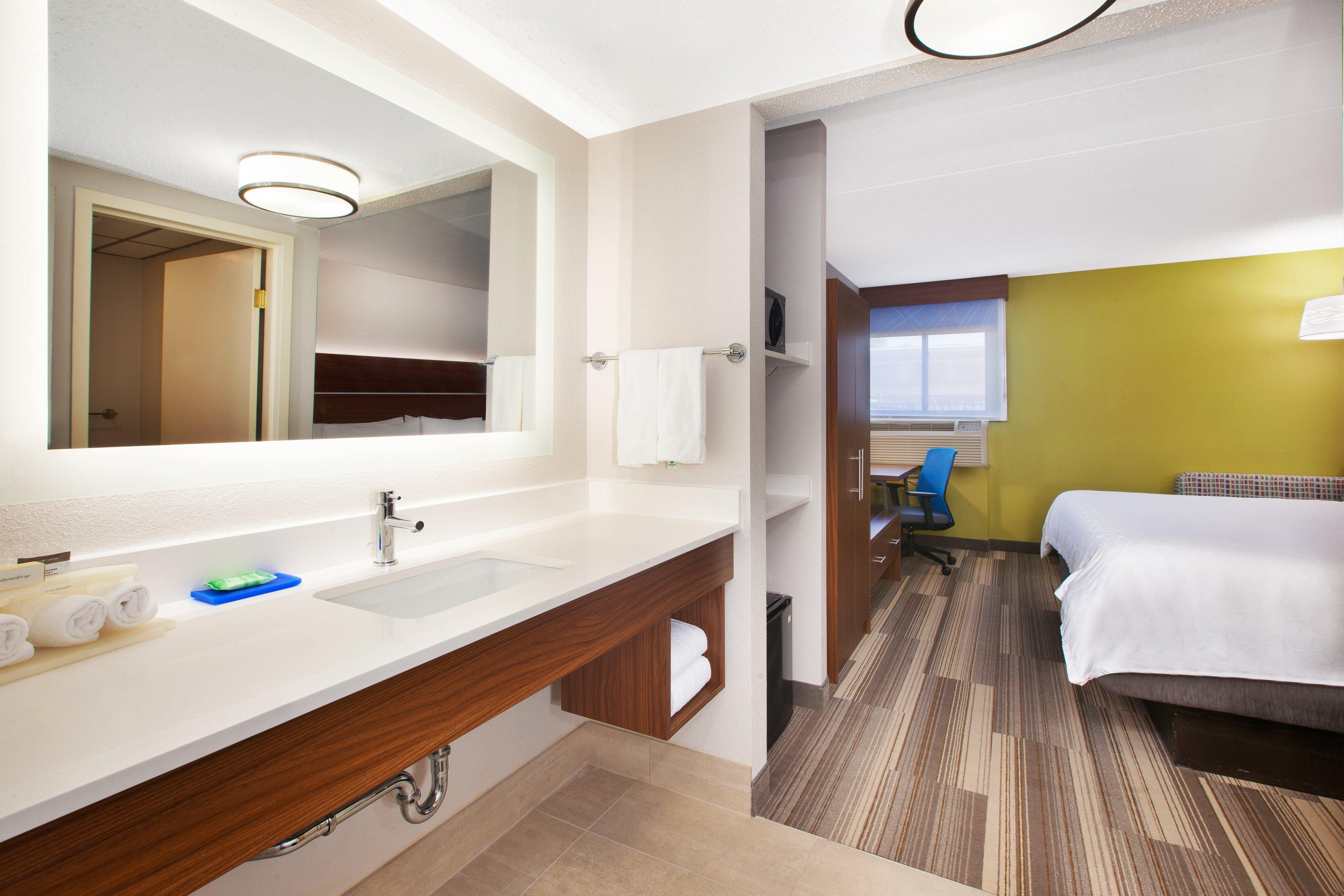 Holiday Inn Express Fairfax-Arlington Boulevard By Ihg מראה חיצוני תמונה