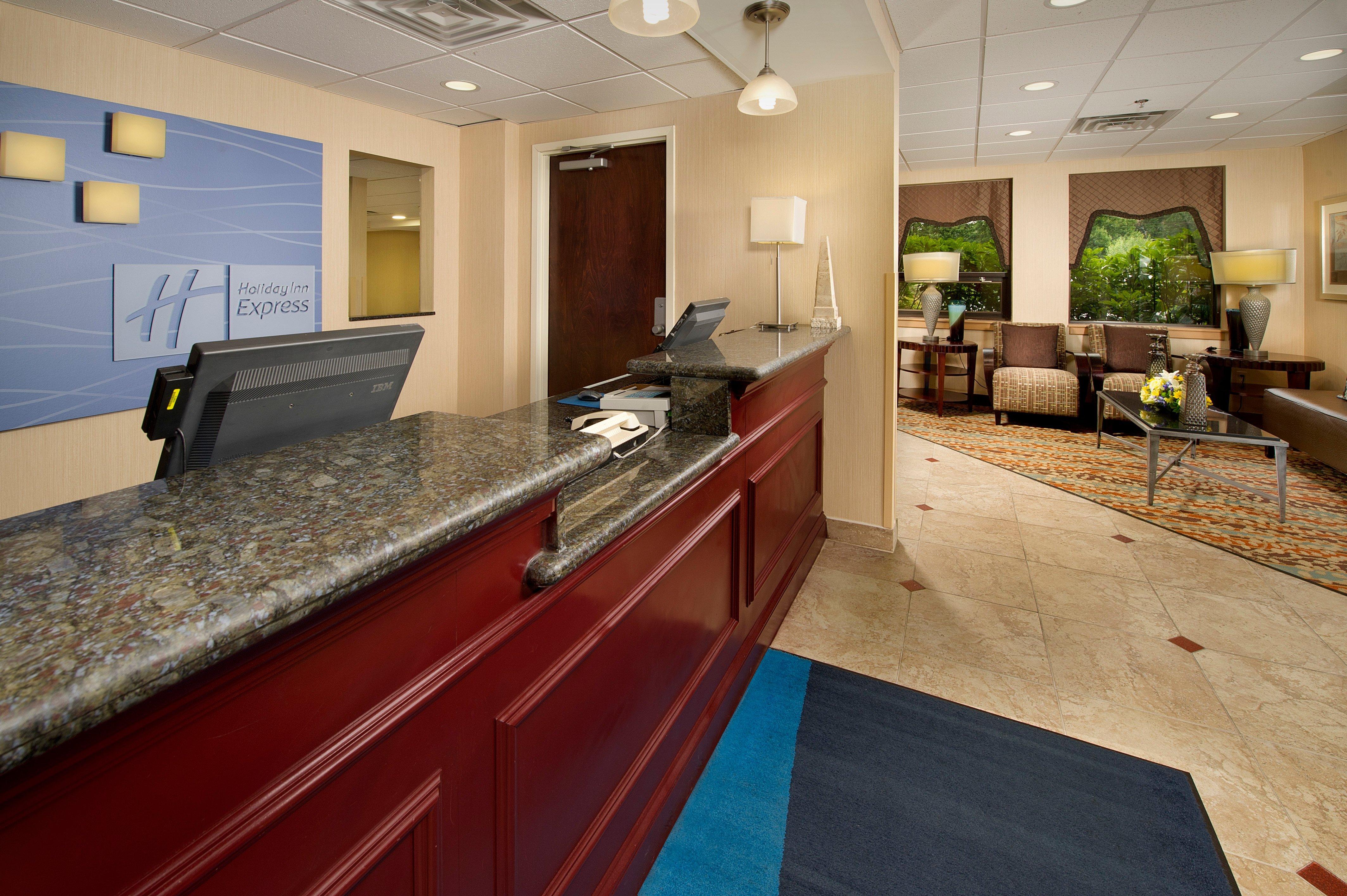 Holiday Inn Express Fairfax-Arlington Boulevard By Ihg מראה חיצוני תמונה
