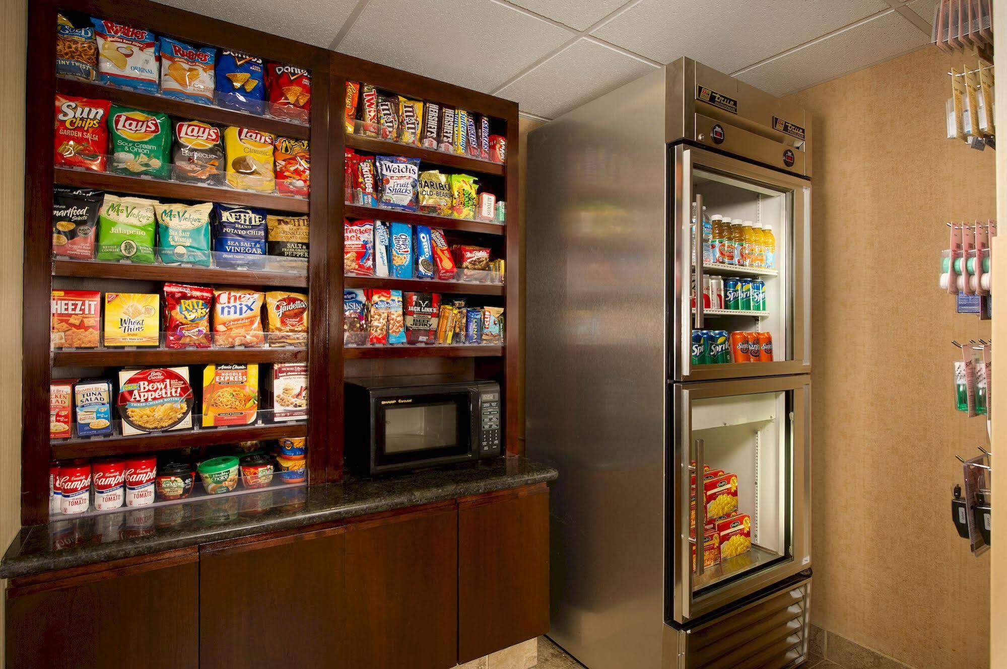 Holiday Inn Express Fairfax-Arlington Boulevard By Ihg מראה חיצוני תמונה